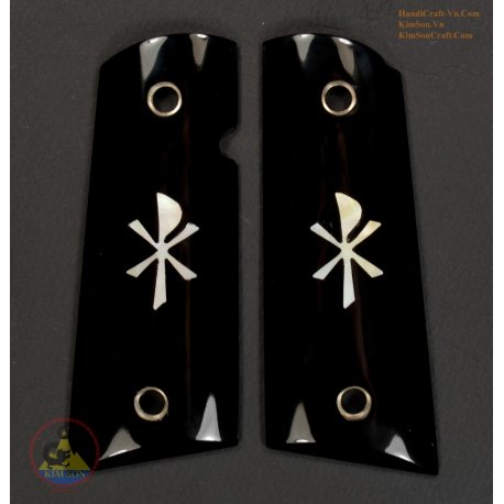 1911A1 apertos de chifre de búfalo de água preta genuína - Inlay "Chi-Rho" branco osso