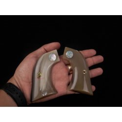 Revólver Ruger tenazes - chifre de búfalo de água branca com a verdadeira mãe de pérola